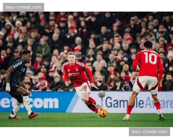 诺丁汉森林1-1战平阿斯顿维拉，保级路上抢得一分