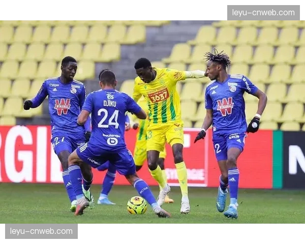 里昂伤病潮持续，对阵欧塞尔前七名球员确认缺席